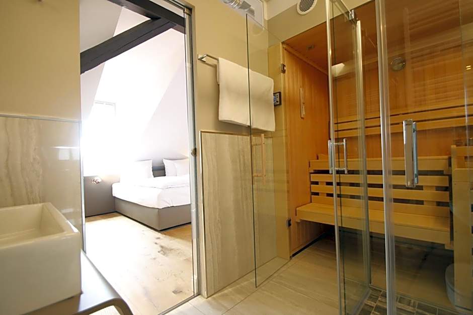 Amelie No 1 Hotel & Appartements