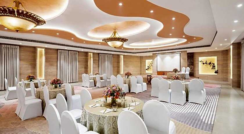 Nidhivan Sarovar Portico