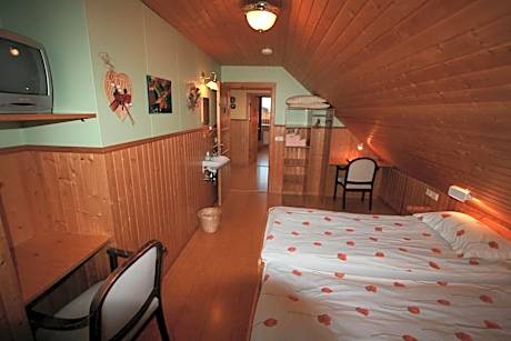 Double or Twin Room with Shared Bathroom