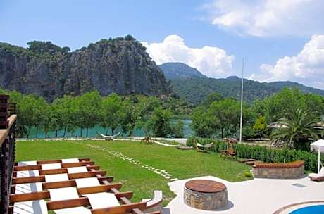 Family Room with Lake View