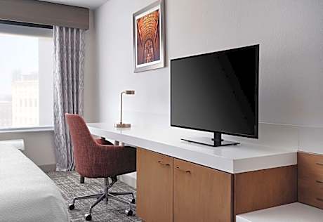 Junior King Suite - Non-Smoking