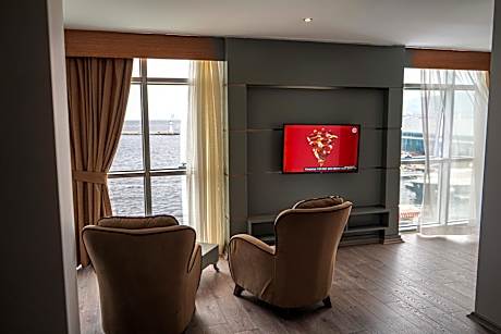 Deluxe Room with Sea View