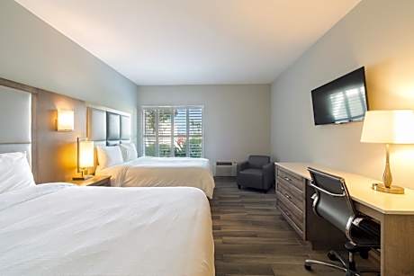 Double Queen Room