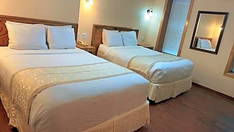 Classic Quadruple Room