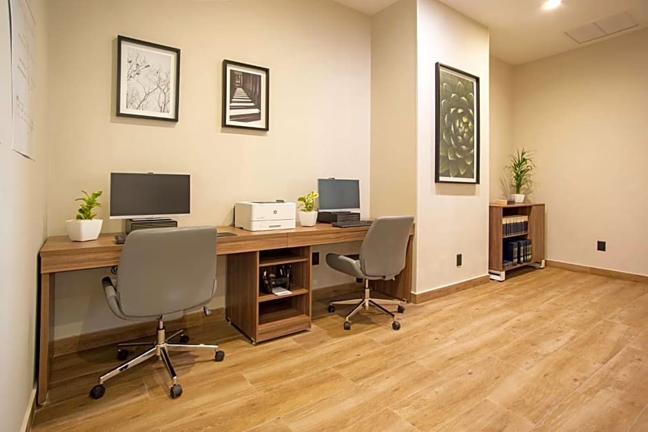 Candlewood Suites Guadalajara Galerias By IHG
