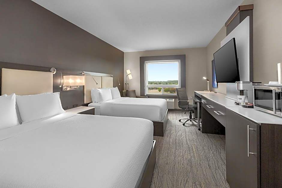 Holiday Inn Express & Suites Cold Lake By IHG