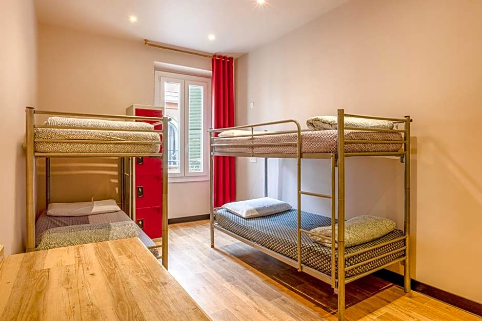 Villa Saint Exupery Beach Hostel