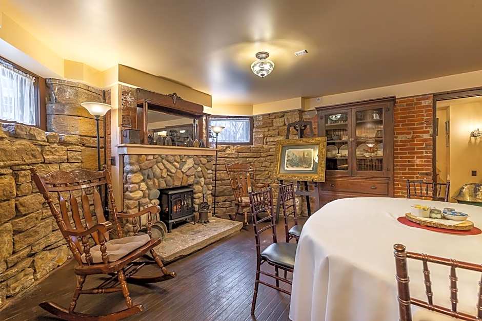 Steele Mansion Inn & Gathering Hub