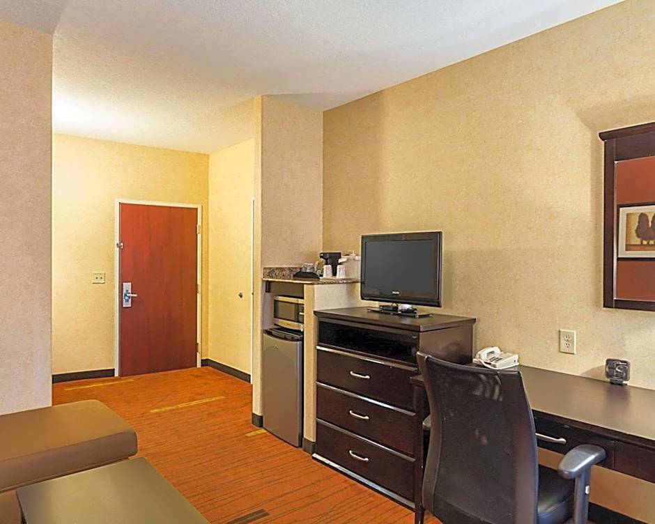 Comfort Suites Airport Wichita