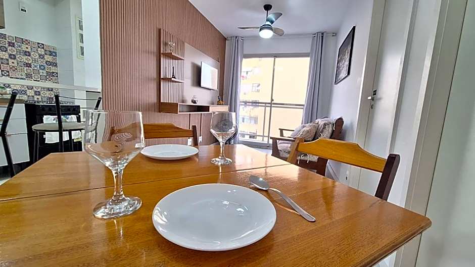 Apto moderno com varanda, piscina e academia