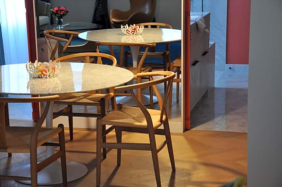 Raphael Suites
