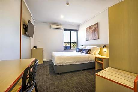 Nightcap at Rose & Crown Hotel