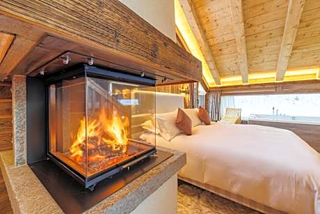 Deluxe Suite with Spa Bath