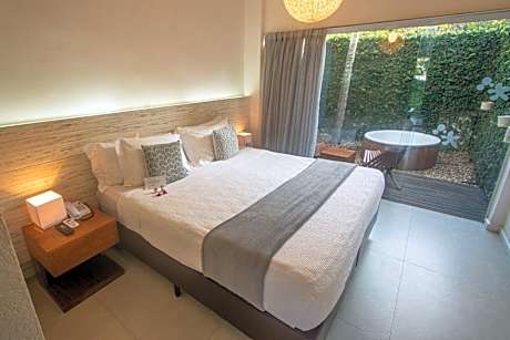 Superior Double Room with Jacuzzi