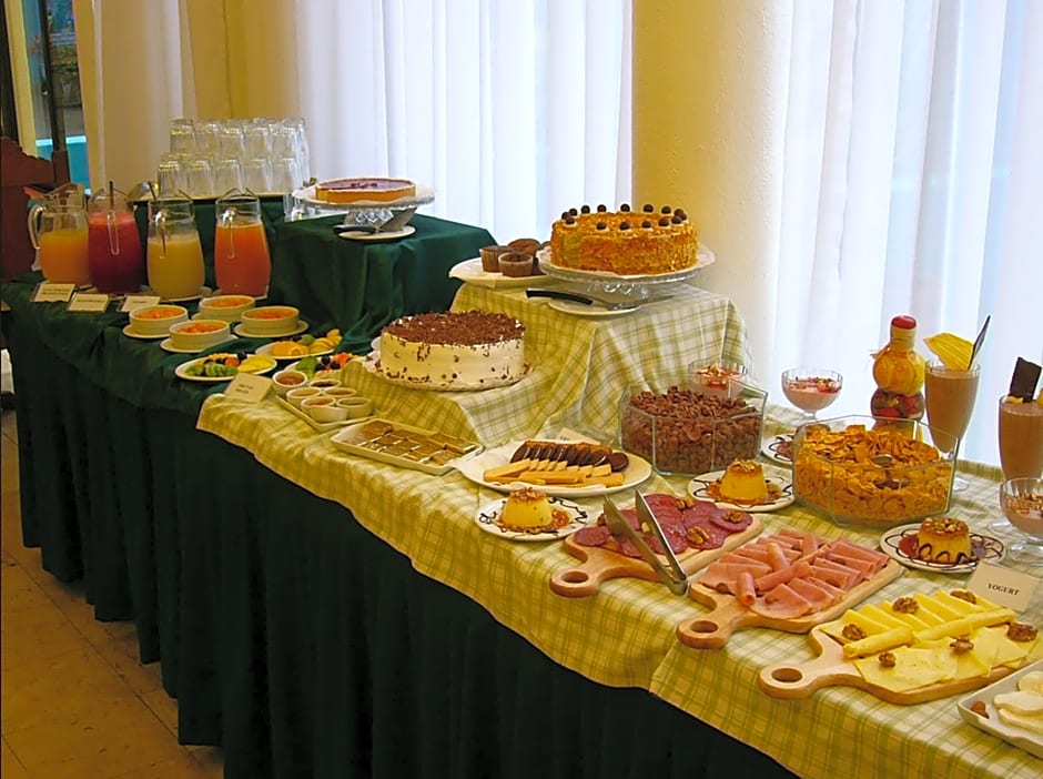 Hotel Alcalá Del Río