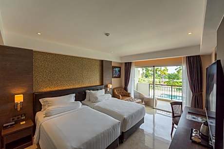 Deluxe Twin Room with Pool View and Free Daily Shuttle to Ubud City
