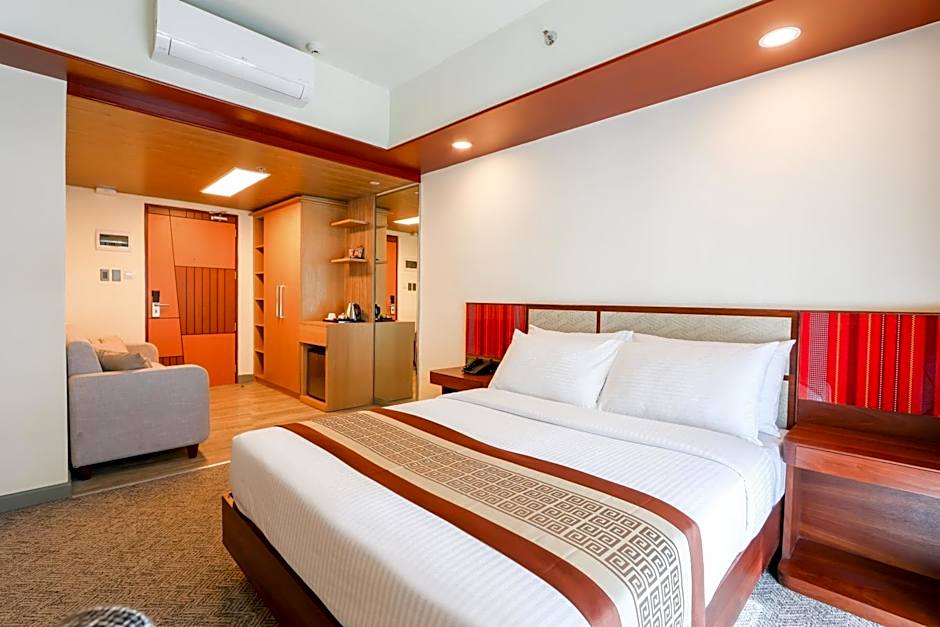 Photo 1 of 4 of Deluxe 1 Queen Bed