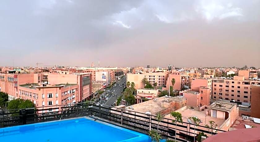 La Renaissance Hotel