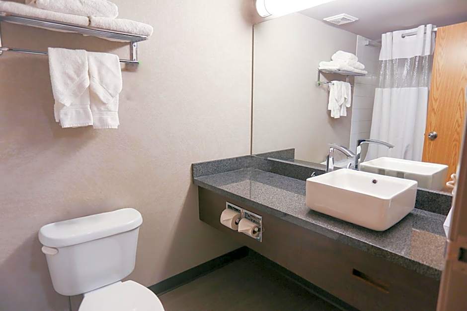 Prairie Crest Calgary Airport by IHG