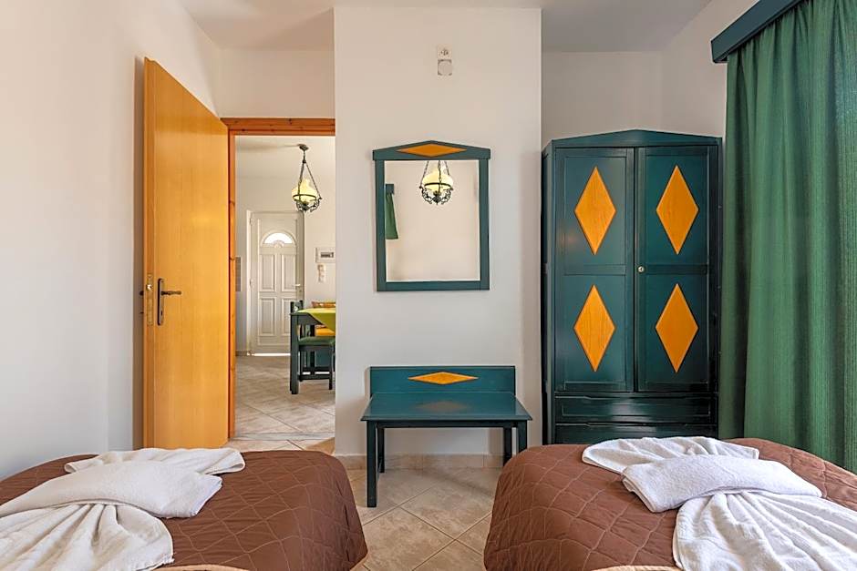 Cirillo Family Hotel-Christinas Studios