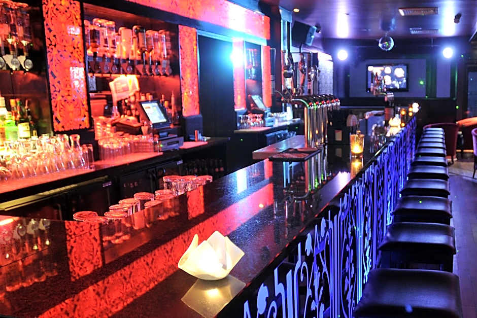 The Shirley Arms Hotel