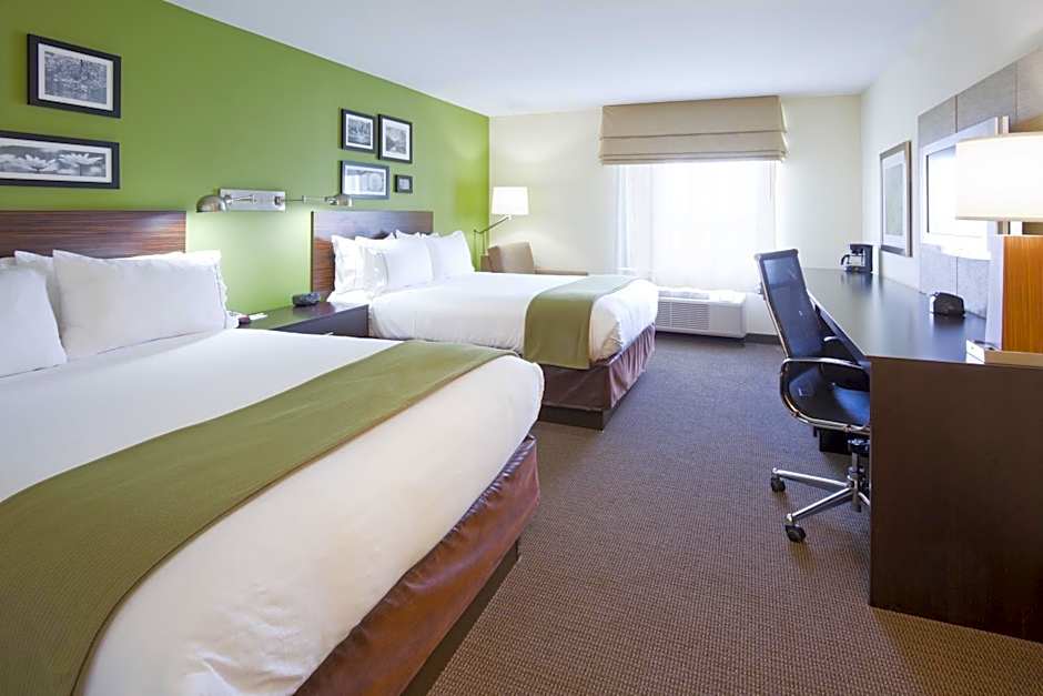 Holiday Inn Express Hotel & Suites Rogers By IHG