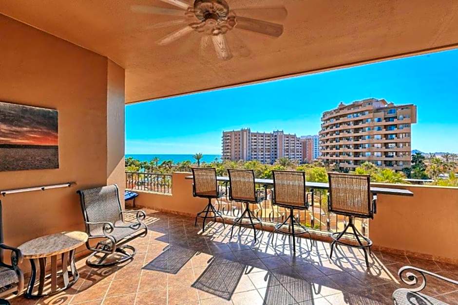 Bella Sirena 305-A - Elegant Oceanview Condo on Beachfront Resort