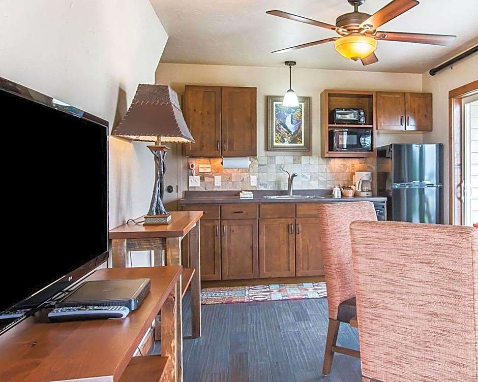 Yellowstone Valley Lodge, Ascend Hotel Collection