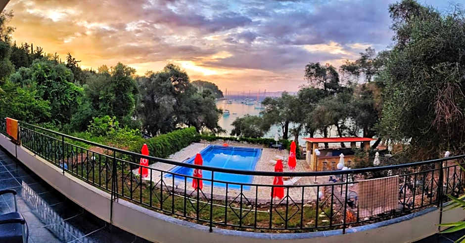 Amfitriti Hotel & Studios