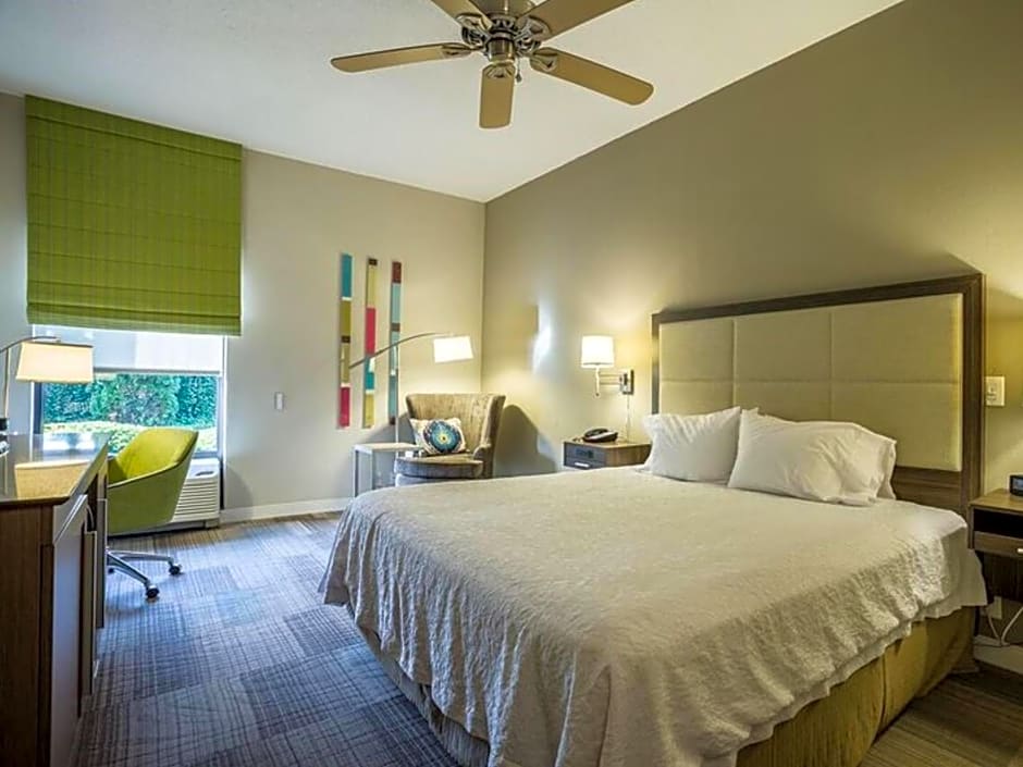 Photo 1 of 3 of 1 King Bed, Mobility Accessible, Roll in Shower