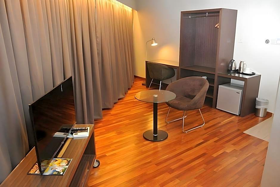 Riverside Boutique Hotel