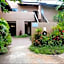 9B EKAHI VILLAGE-STUDIO BATH, GARDEN VIEW - 1 MINUTE STROLL to BEACH!
