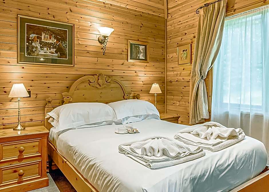 Tilford Woods Lodge Retreat