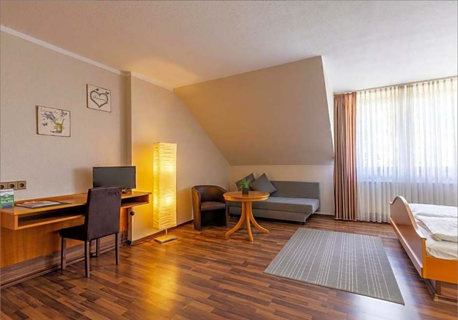 Private Rooms with Free Parking & 24h Self Check-in