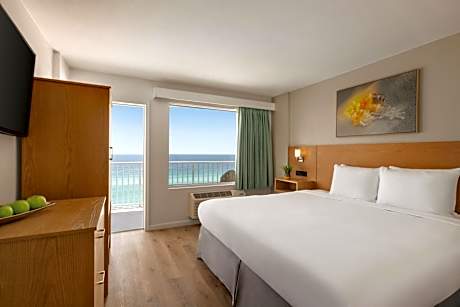 Penthouse King Suite with Whirlpool and Kitchen - Non-Smoking