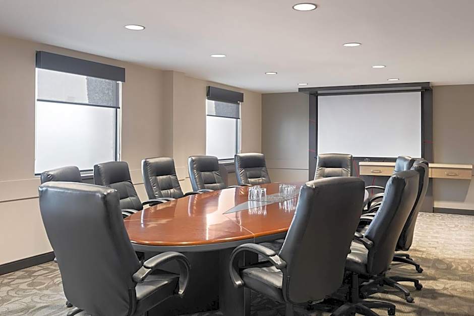 Ramada by Wyndham Saskatoon