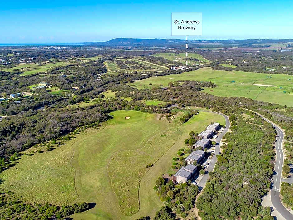 DREW Golfers Delight close to St Andrews Beach