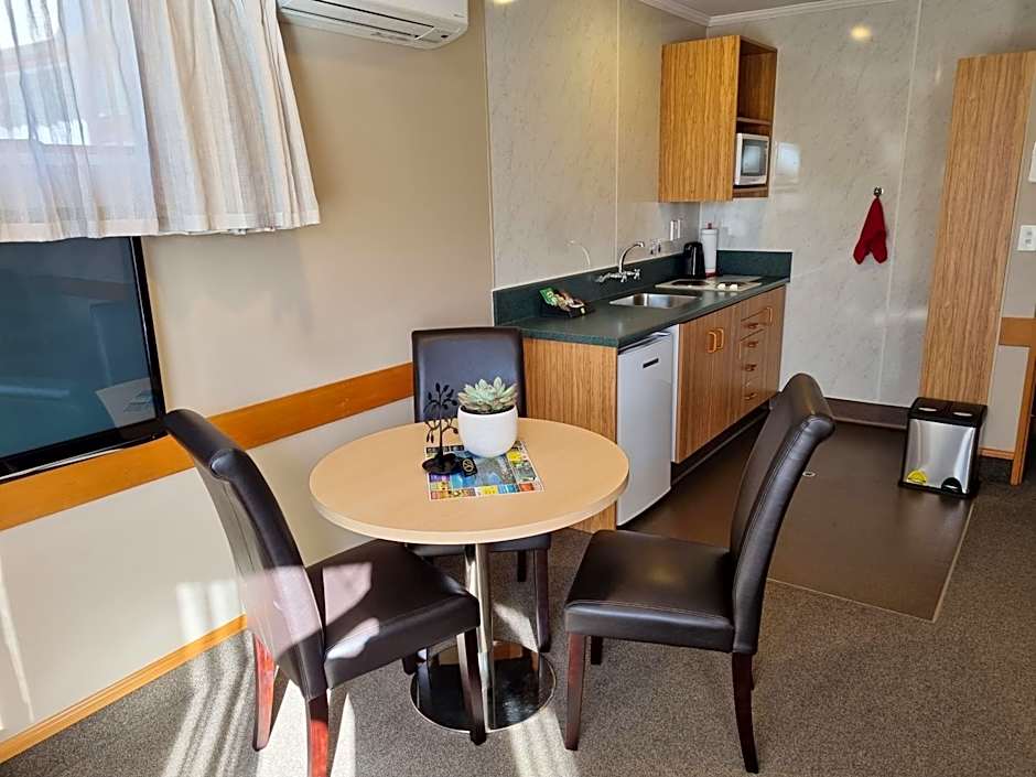 Amross Court Motor Lodge