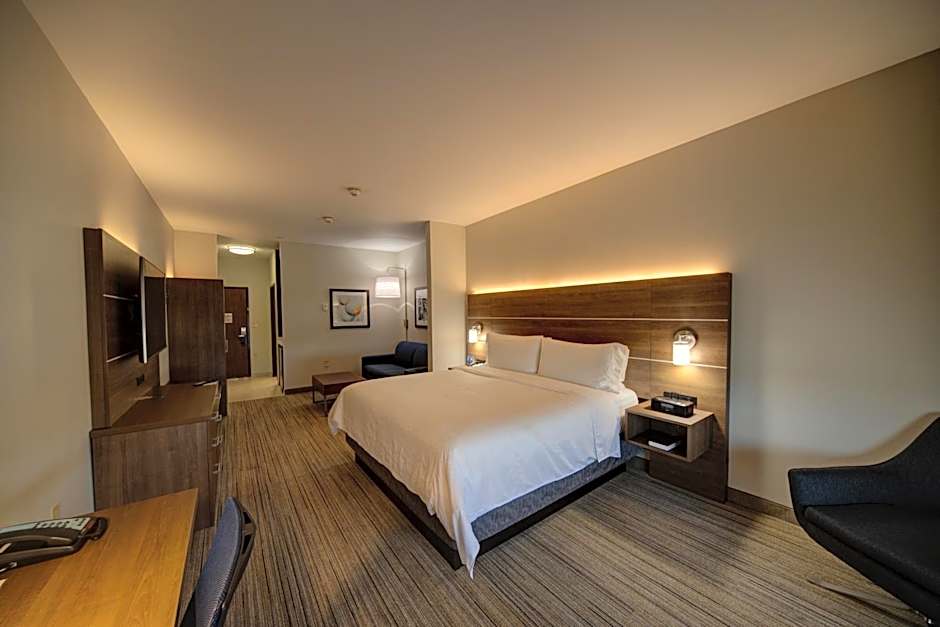 Holiday Inn Express & Suites Oklahoma City West-Yukon by IHG