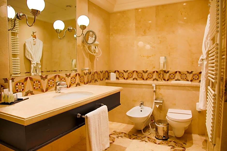 Warwick Palm Beach Hotel