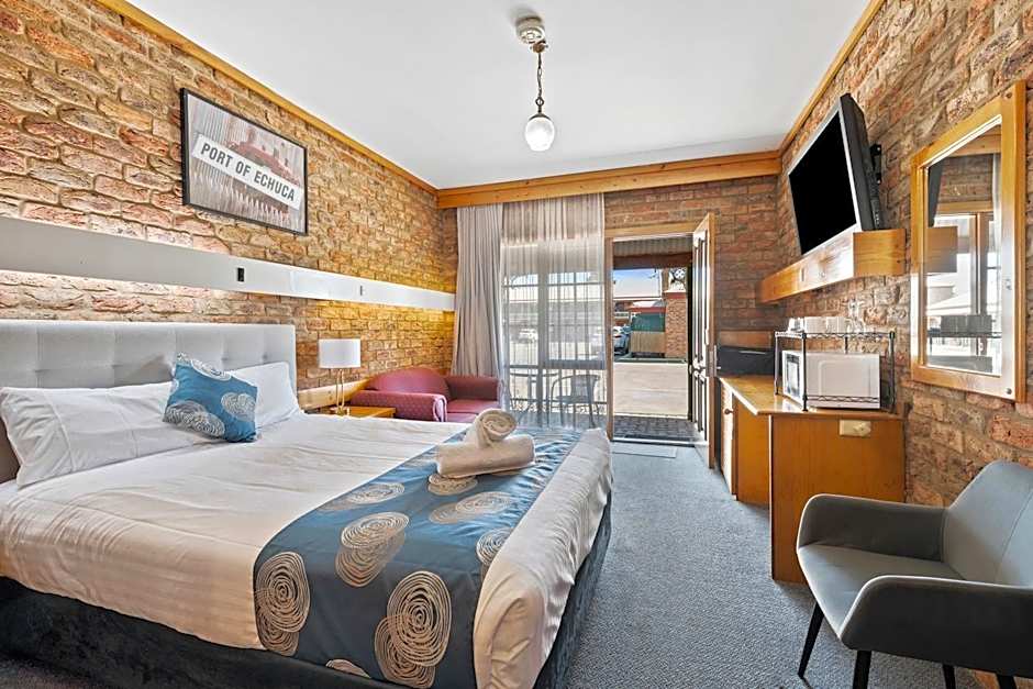 The Settlement Historic Hotel