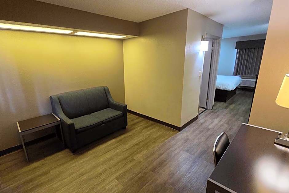 Super 8 by Wyndham Richland MS