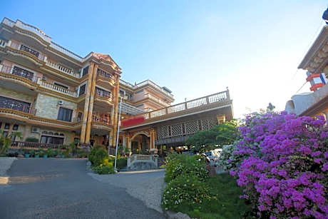 CHRYSANT HOTEL & RESORT