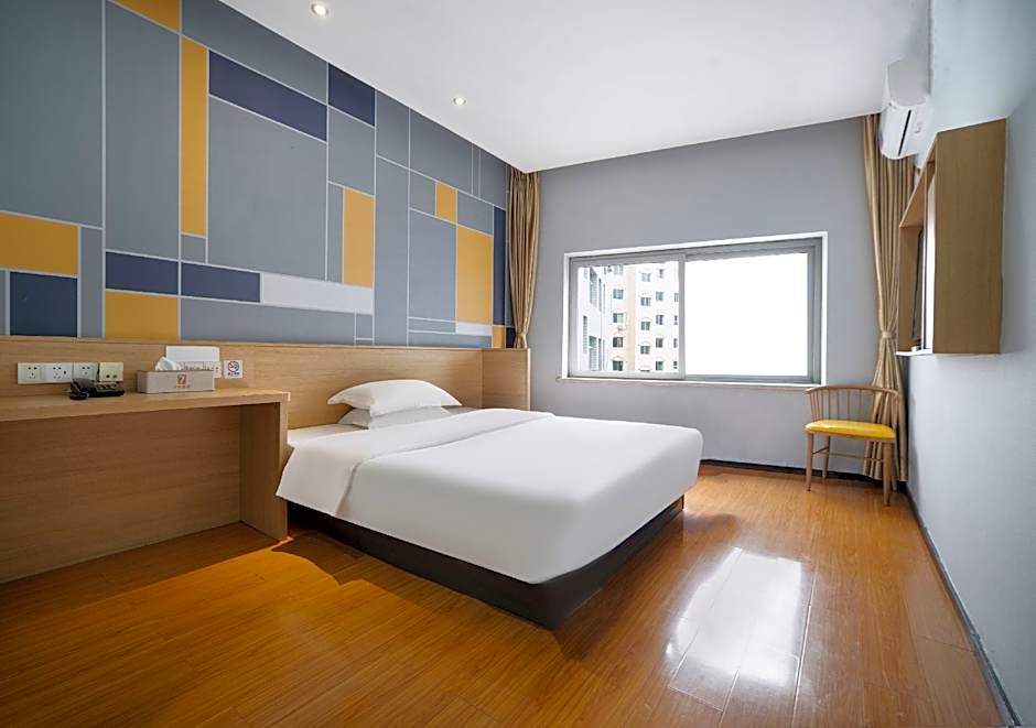 7Days Inn Chongqing Wulong City Square
