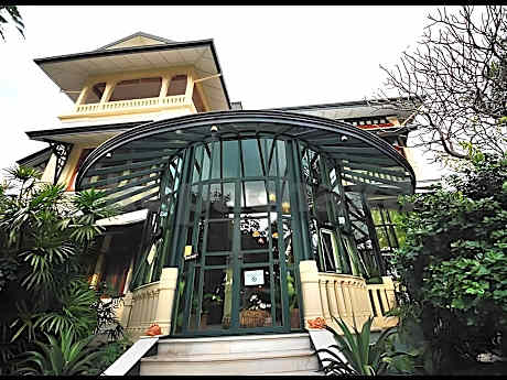 Chakrabongse Villas