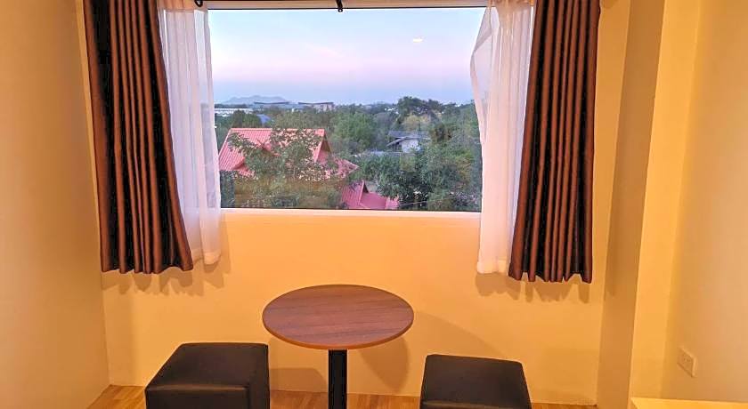 The charlotte smart hotel lopburi