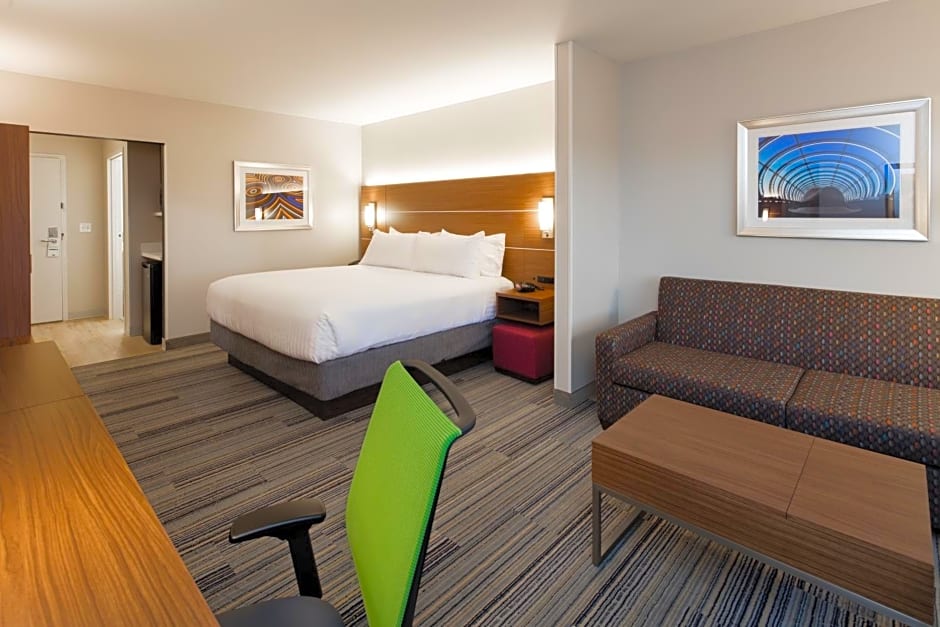 Holiday Inn Express & Suites East Peoria - Riverfront