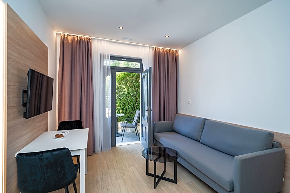 Bacan Serviced Apartments