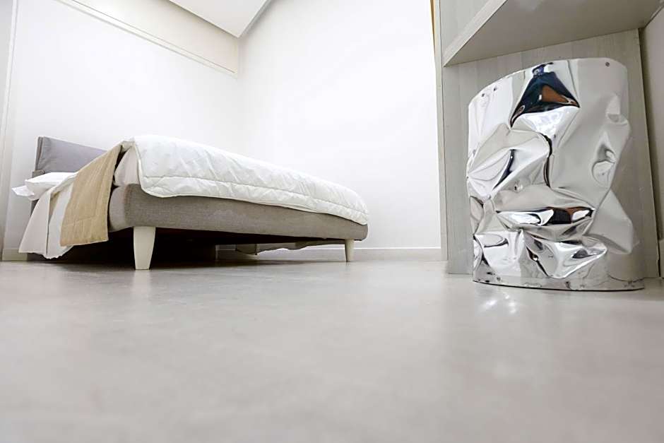 White 1903 - Rooftop Pool & Luxury Rooms