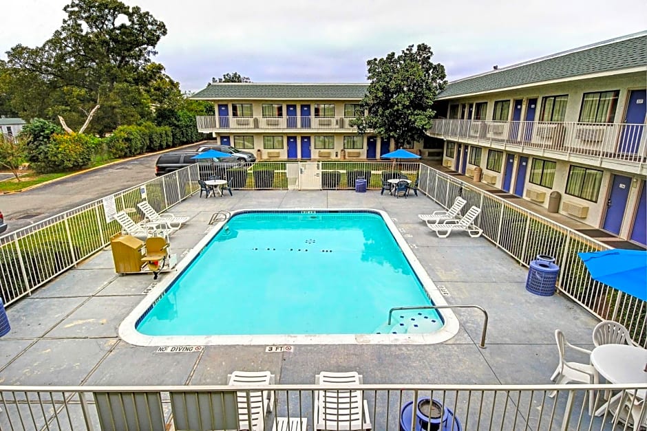 Motel 6-San Marcos, TX